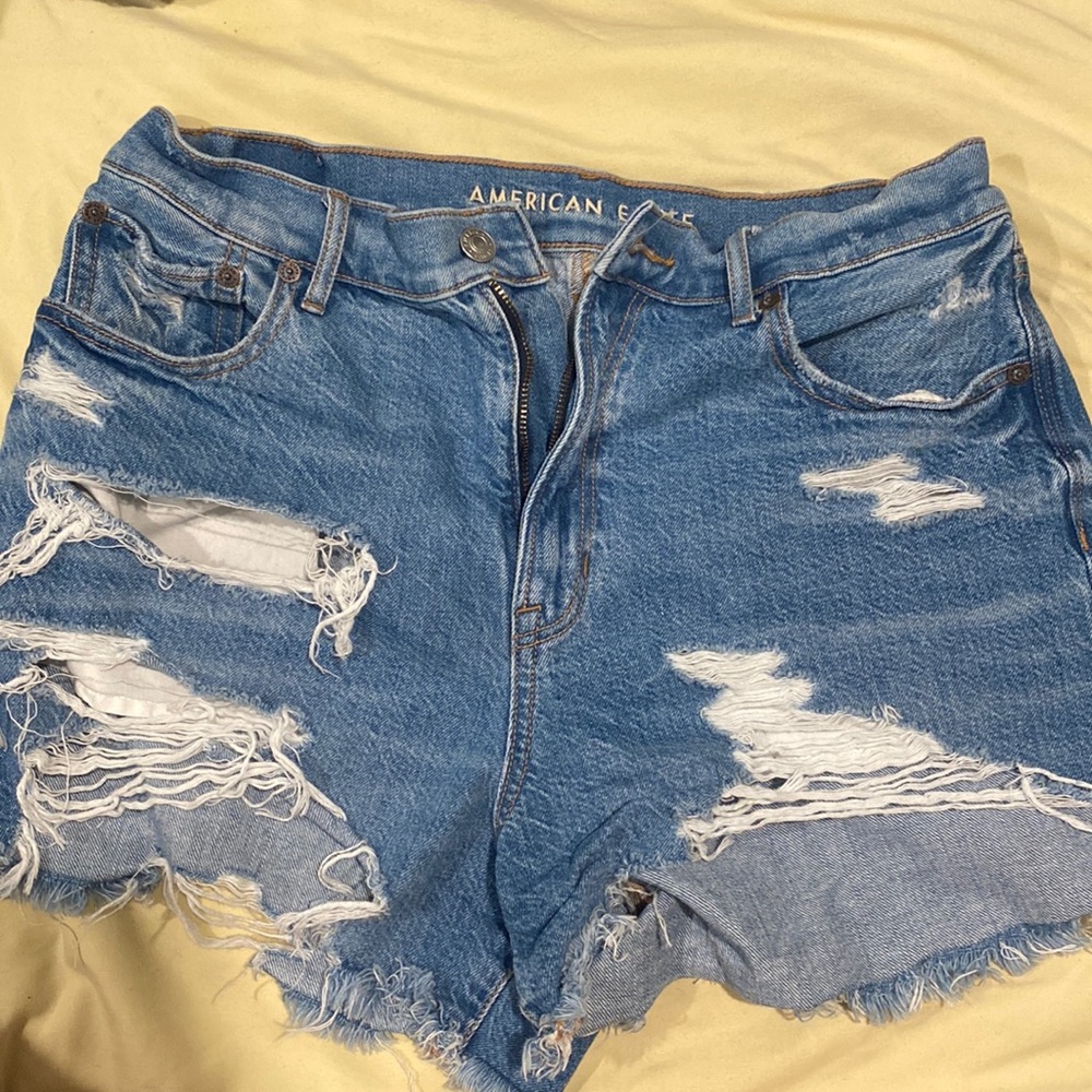 American Eagle 90’s Boyfriend Shorts